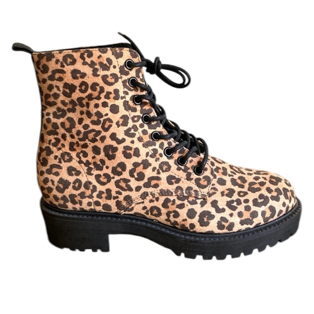 FOREVER 21 leopard combat boots lace up lug sole ankle boot print platform moto